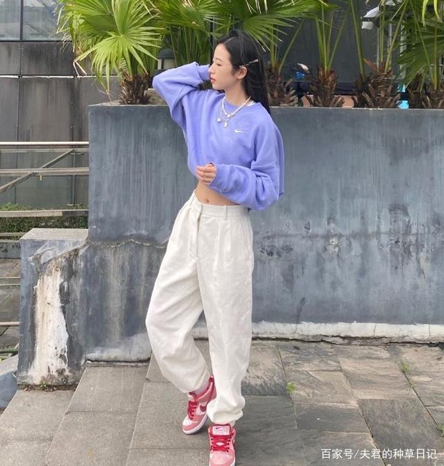 气质 腿粗又屁股大的女人，春夏多穿这种裤子，藏肉显瘦又气质