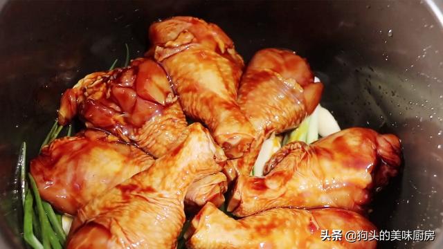 做法|婆婆把2斤鸡腿放进电饭煲，不加水不加油，出锅全家流口水