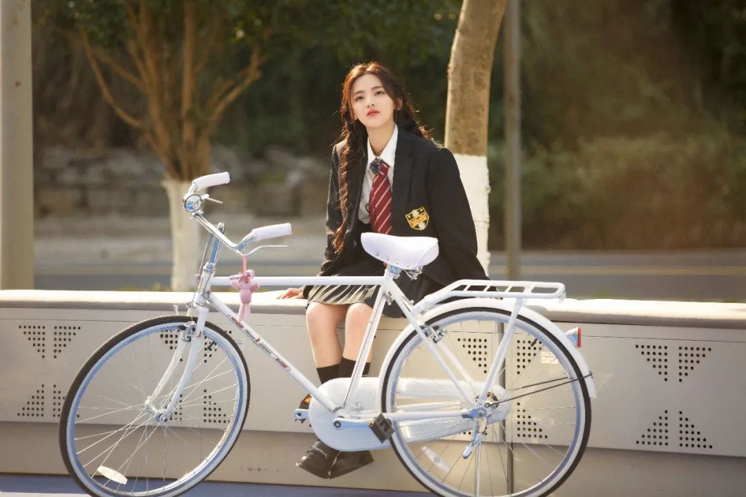 杨幂 这么多年过去了，杨幂的下衣失踪依旧看不腻啊！