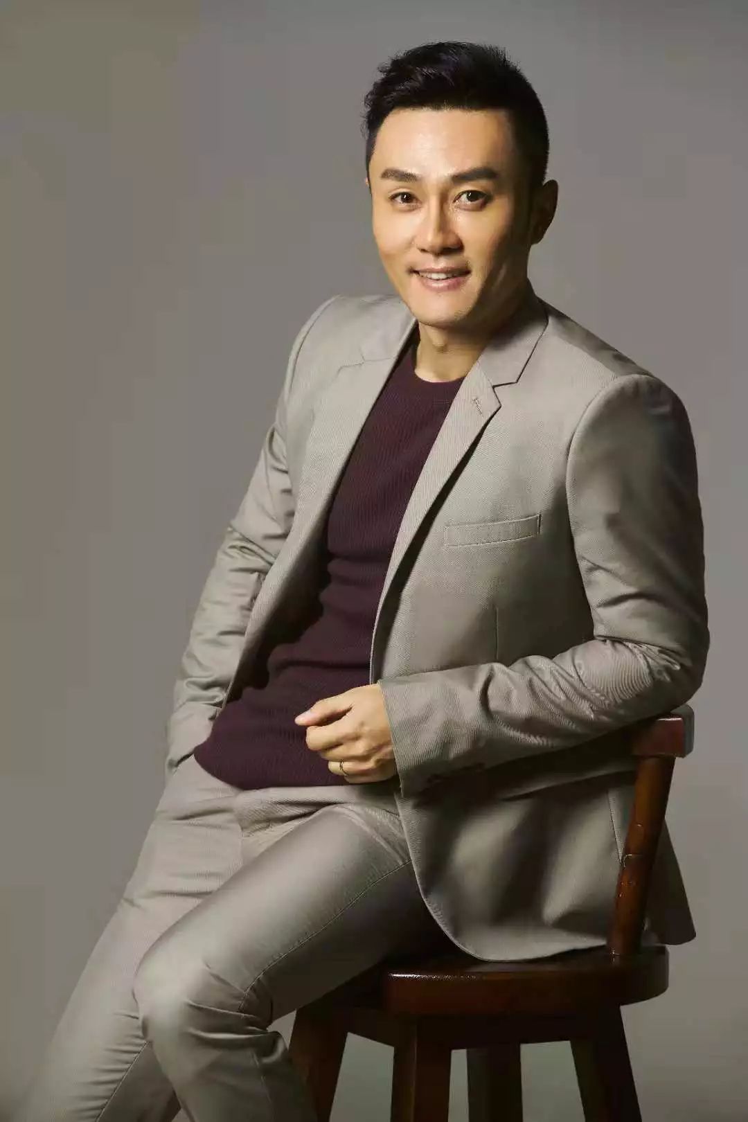 角色|《你迟到的许多年》里，“曹真大将军”章贺变身顶配的“大众男神”