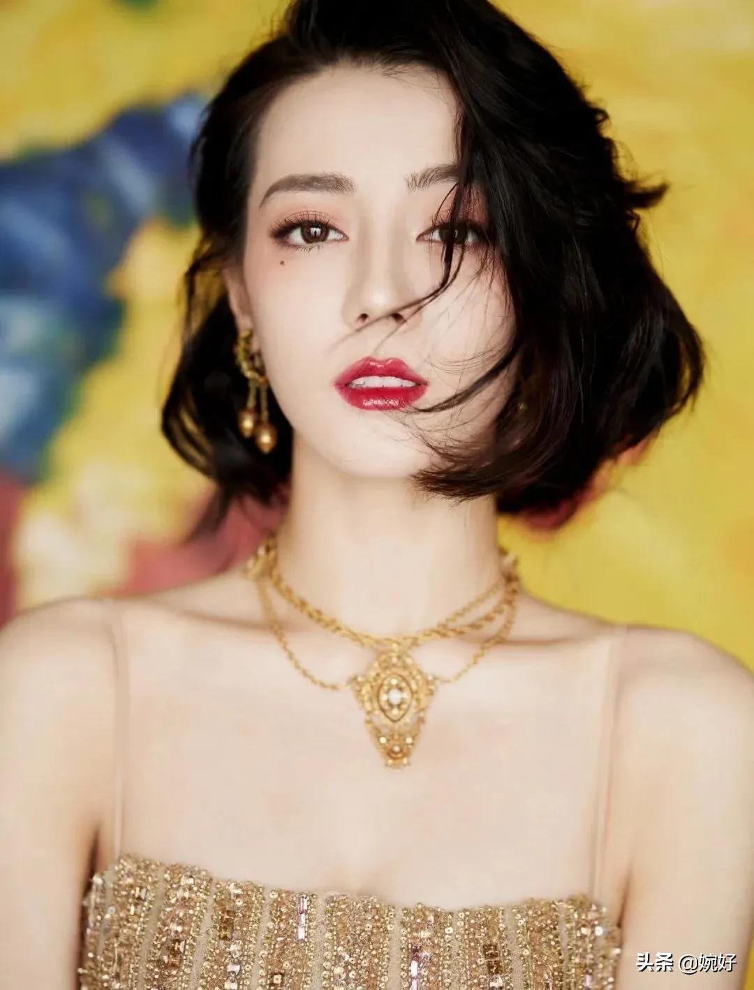 迪丽热巴 迪丽热巴美若天仙，造型别致每帧影像都赏心悦目