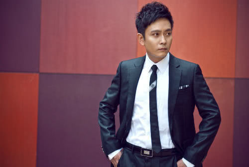 原创和张国荣抢影帝的他因救人脸烧伤毁容现已沦落到配角的地步