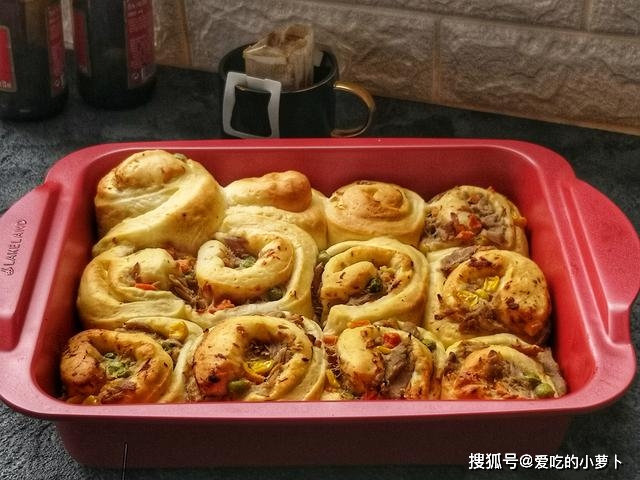 温度|这面包柔软味美，荤素搭配，营养全面，早餐吃它精神饱满，够能量