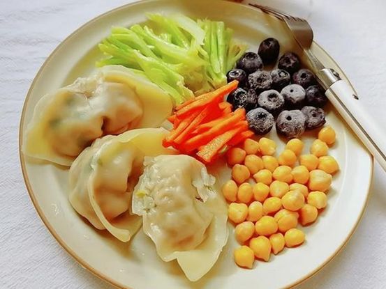 人群|食用知乎丨高血脂人群一日三餐怎么吃?