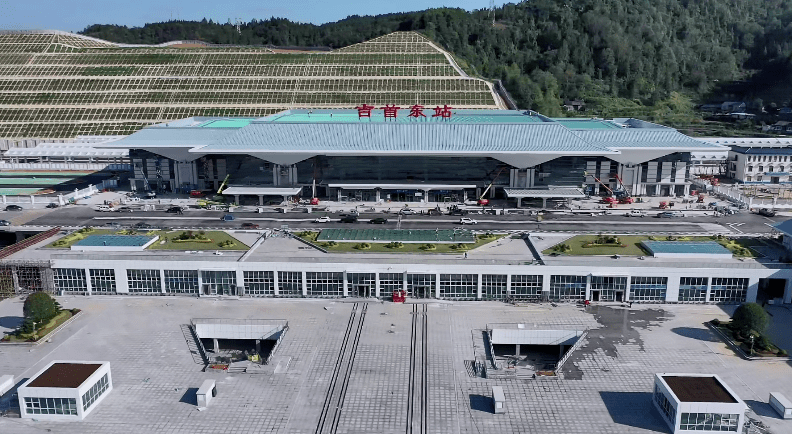 张吉怀高铁:设计时速350公里,万事俱备,年底前可以开通