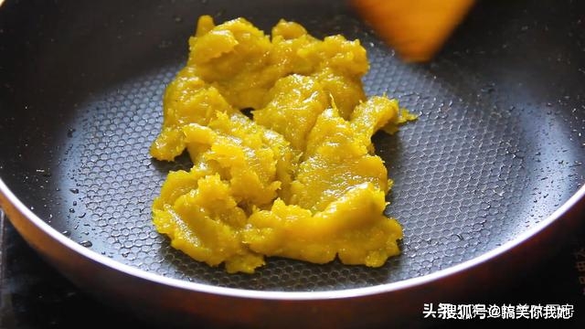 做法|南瓜不要炒来吃了，试试新做法，清甜味美，可用作包子陷抹面包等