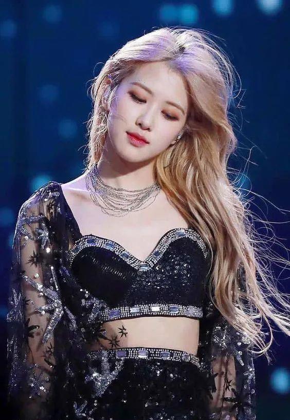 金发抄袭Lisa“太妹头”的佟丽娅一夜刷爆几亿播放量？内娱女爱豆都看跪了！