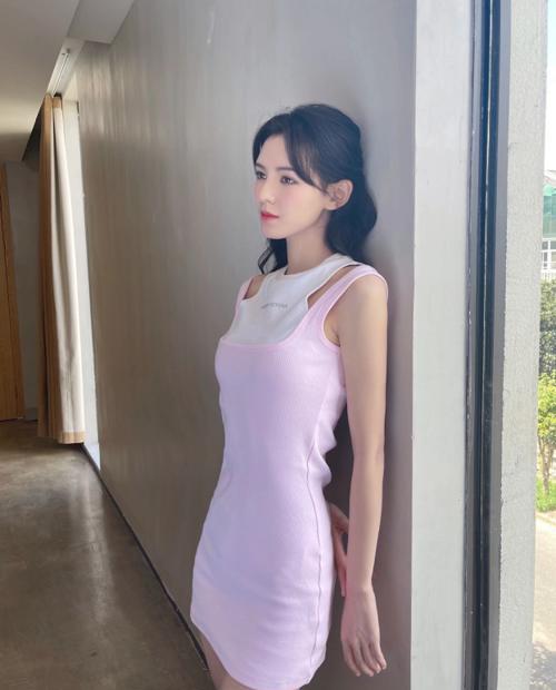 是属于 王思聪最美前女友张予曦也太瘦了！腿又细又长比P图还夸张