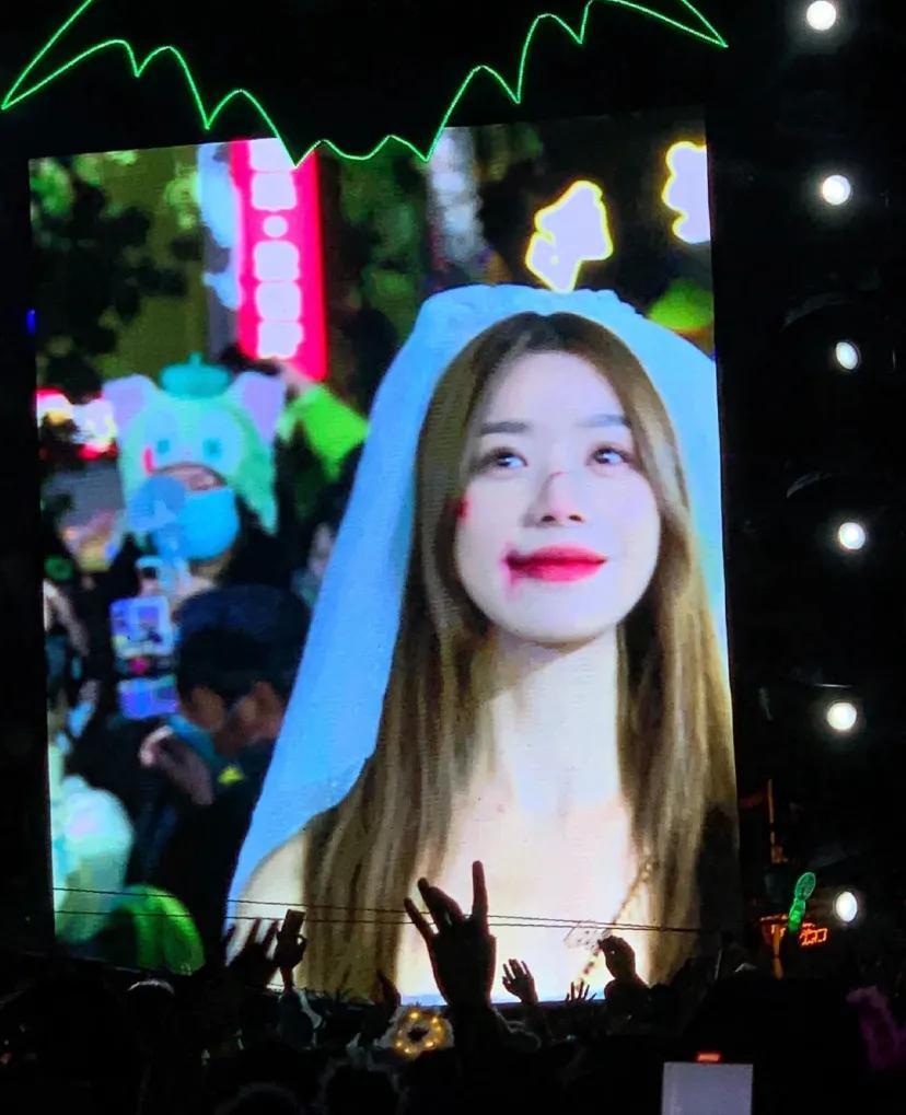 欢乐谷别当鬼了，抓他去出道吧…