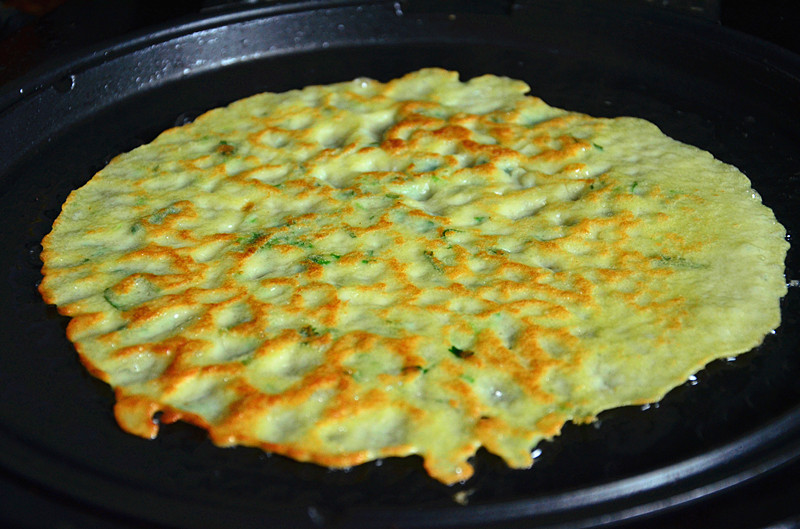 香菜|早餐不愁吃什么了,做一份简单快手的鸡蛋饼,比买的好吃