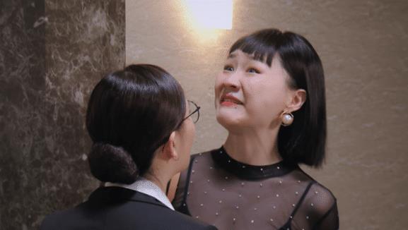 喜剧|金靖参加《一年一度喜剧大赛》被淘汰，黄渤：聪明一点就不该来