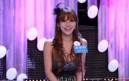 电影|11年前，靠一句“宁坐宝马哭”而走红的女孩马诺，如今怎么样了？