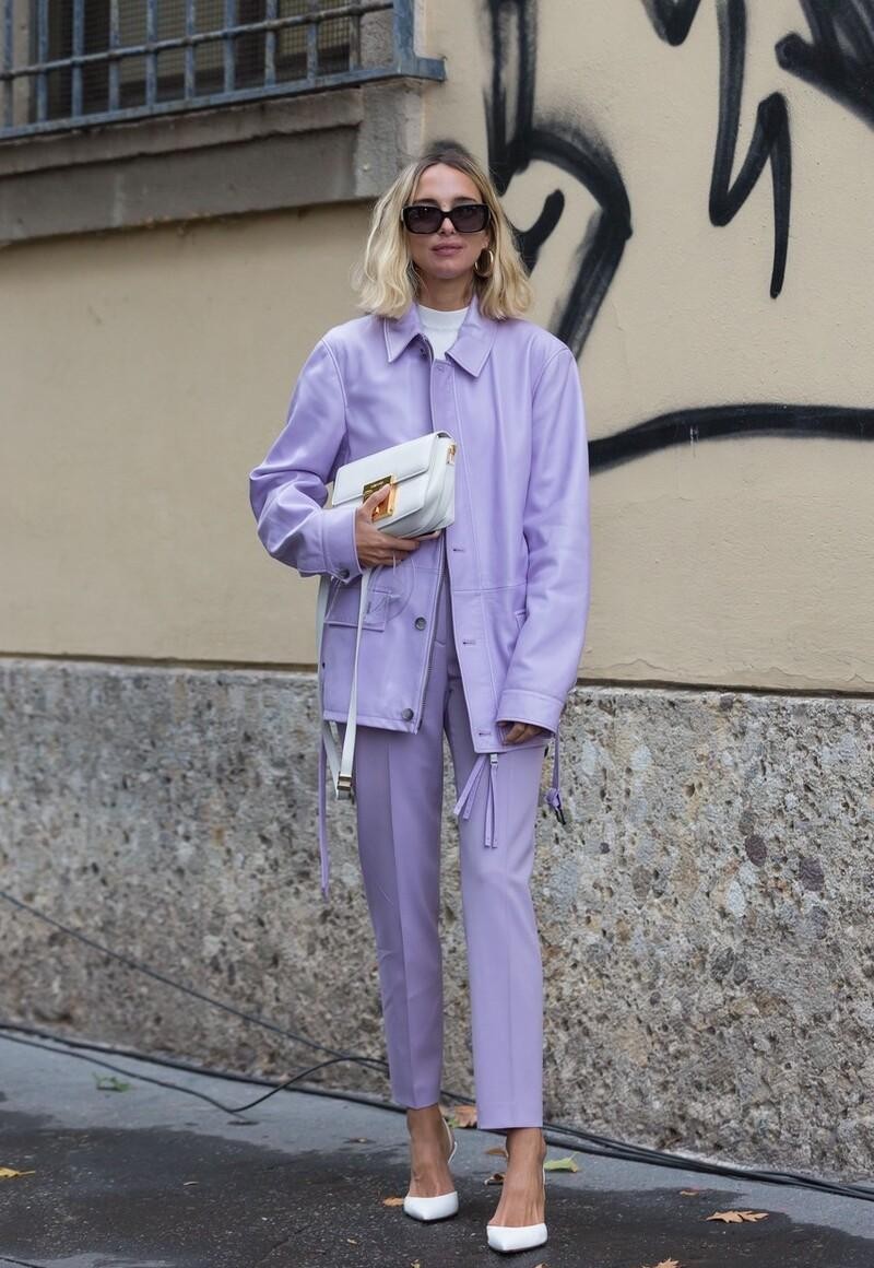 香芋 谁说秋天非得穿棕色系？香芋紫色照样受欢迎，穿对了气质好温柔