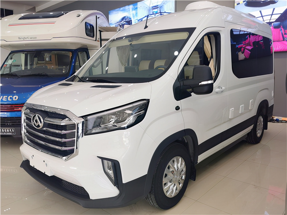 上汽大通V90短轴中顶房车，还能满足多人出行需求_搜狐汽车_搜狐网