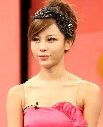 电影|11年前，靠一句“宁坐宝马哭”而走红的女孩马诺，如今怎么样了？