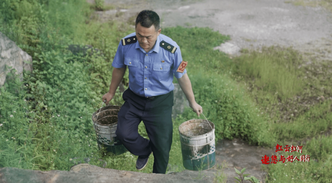 火车|11年！这座看不见火车的车站，只有他一个人...