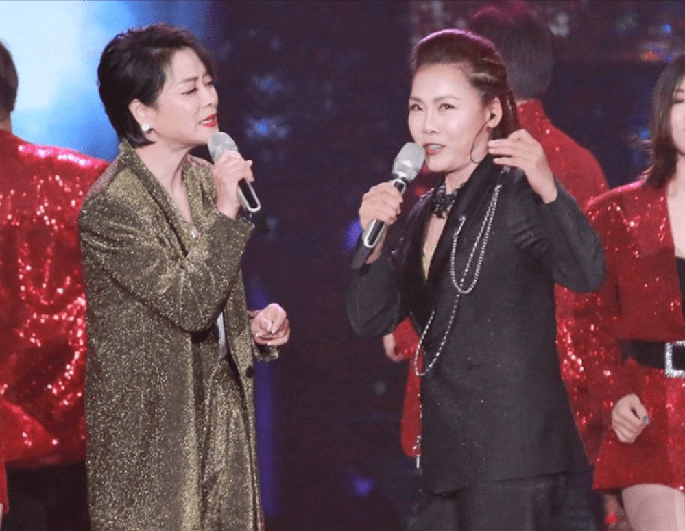 原创当年田震做了什么让那英一脸尴尬她的消失真的和那英有关吗