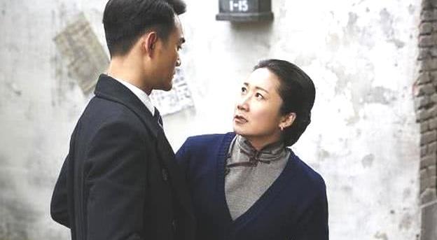 角色|《星辰大海》配角来头不小：认出了伪装者的间谍孤狼，没认出黄蓉