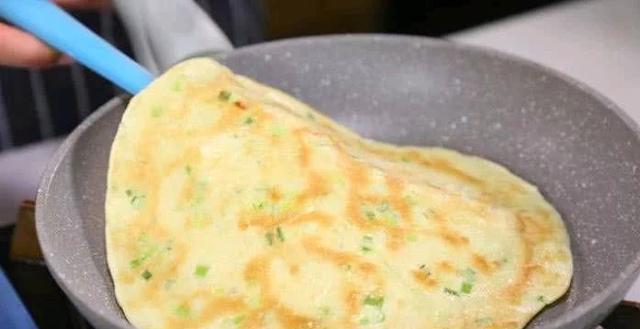 葱花|教你做家常洋葱蛋饼,不要面葵,超简单的步骤,外面酥脆,首选