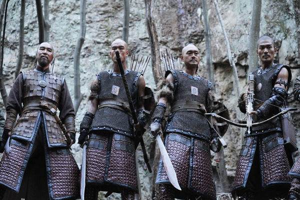 努尔哈赤当年以区区13副铠甲起兵,于万历十四年(1586年)攻克"鹅尔浑"