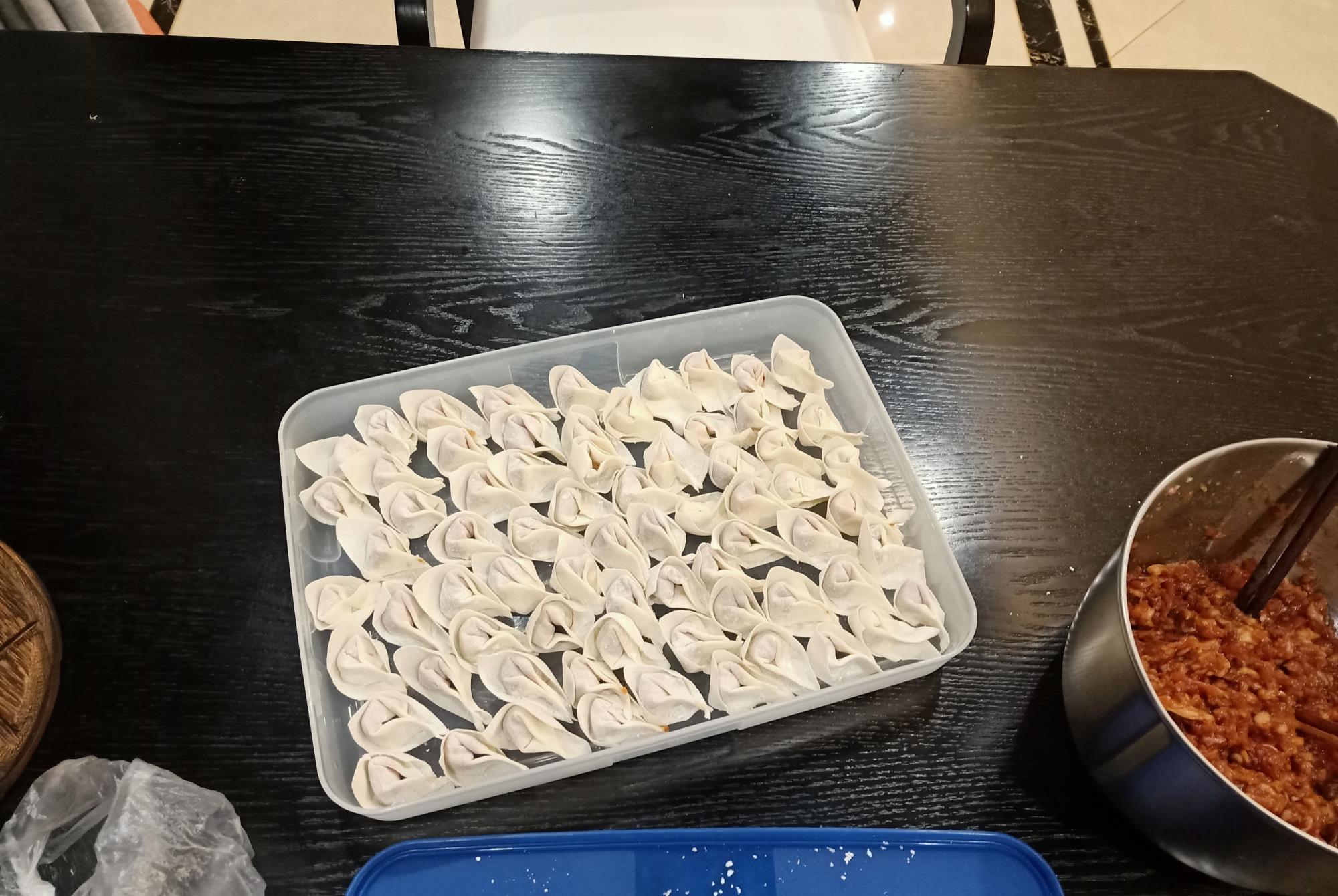 神兽|娘儿俩的早餐火了,不要低估神兽的胃口,满满一桌,转身就光盘