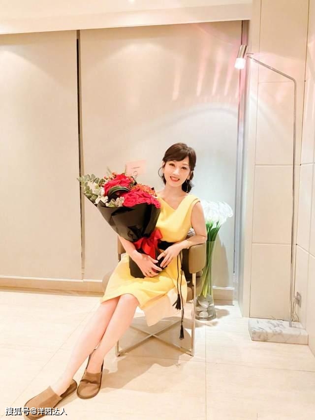 身材 赵雅芝这状态太好了!黄色连衣裙搭拖鞋,仍旧光彩照人