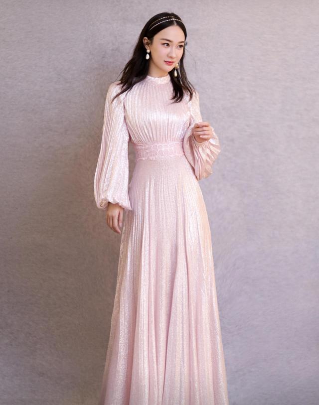 显得 霍思燕杜江同框!两人一黑一白穿搭简约低调,恩爱有加惹人羡