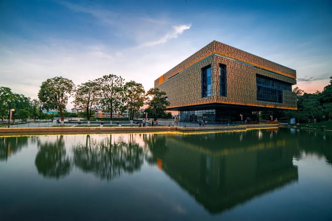 「地标」第51季nisi醉美城市地标:元朔大桥,牛心山,翡翠湖,洱海公园