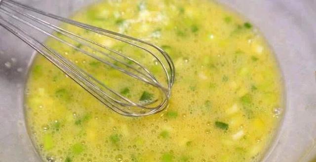 葱花|教你做家常洋葱蛋饼,不要面葵,超简单的步骤,外面酥脆,首选