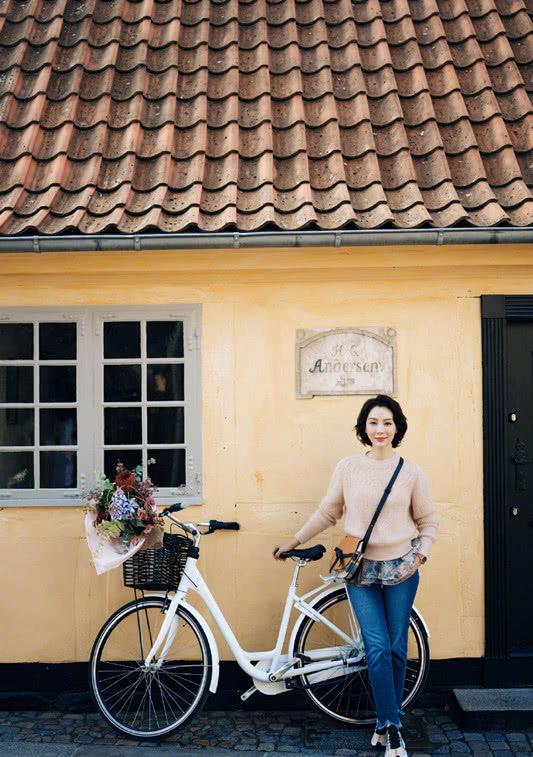 失误 陈数的私服搭配没有失误过，八套打扮适合春天穿，优雅又得体！
