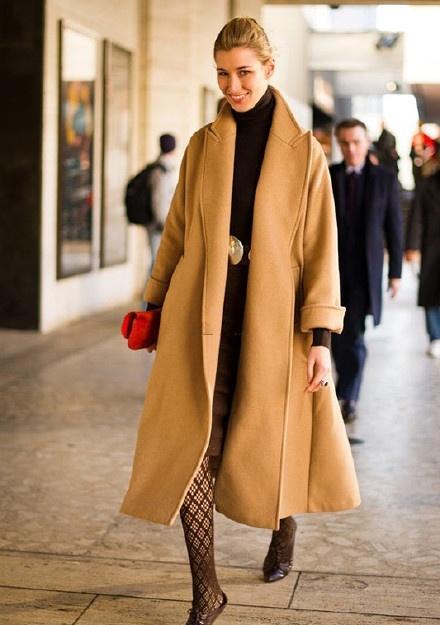 黑色 驼色大衣“显脸黑”？这些才是驼色大衣的“神仙组合”，美翻了