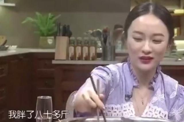 友人 杜江夫妇喝下午茶被偶遇,霍思燕又胖了,双下巴愈发抢镜