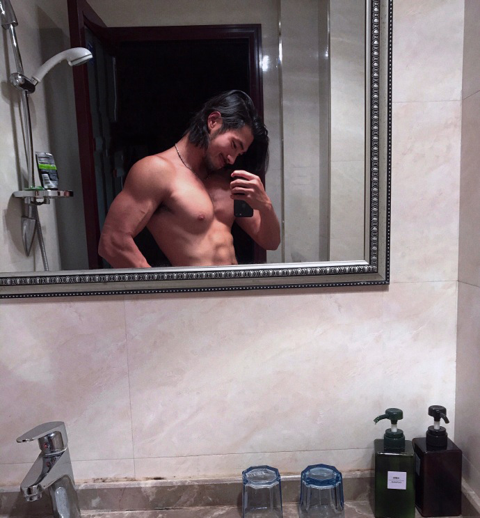 型男模特愛健身，頭發飄逸胡須濃密鼻子高挺，滿身肌肉荷爾蒙爆棚！ 健身減肥達人 第11张
