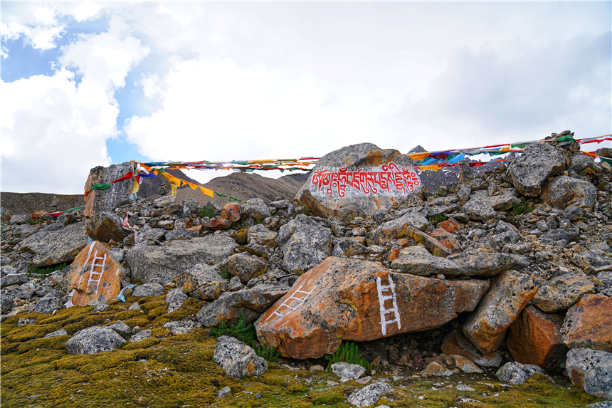 蓝冰|西藏旅游必打卡的雪山，海拔7048米，小众而神秘，还可见蓝冰仙境