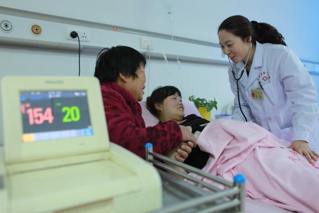 家务活|“儿媳怀孕婆婆不照顾，婆婆患癌住院治疗，儿媳的做法让人流泪”