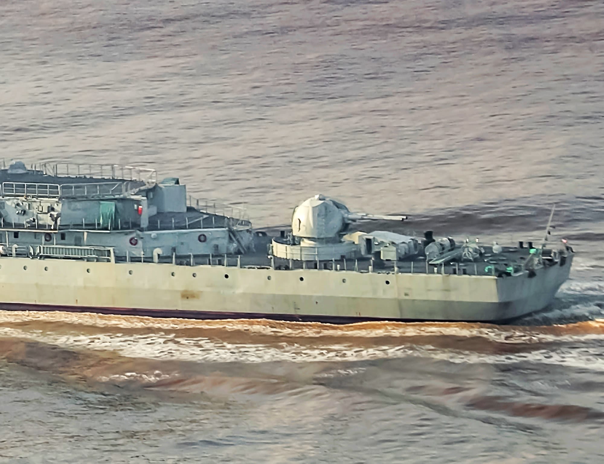 登陆作战火力支援舰的要求是运用高火力密度遂行对岸火力压制和火力