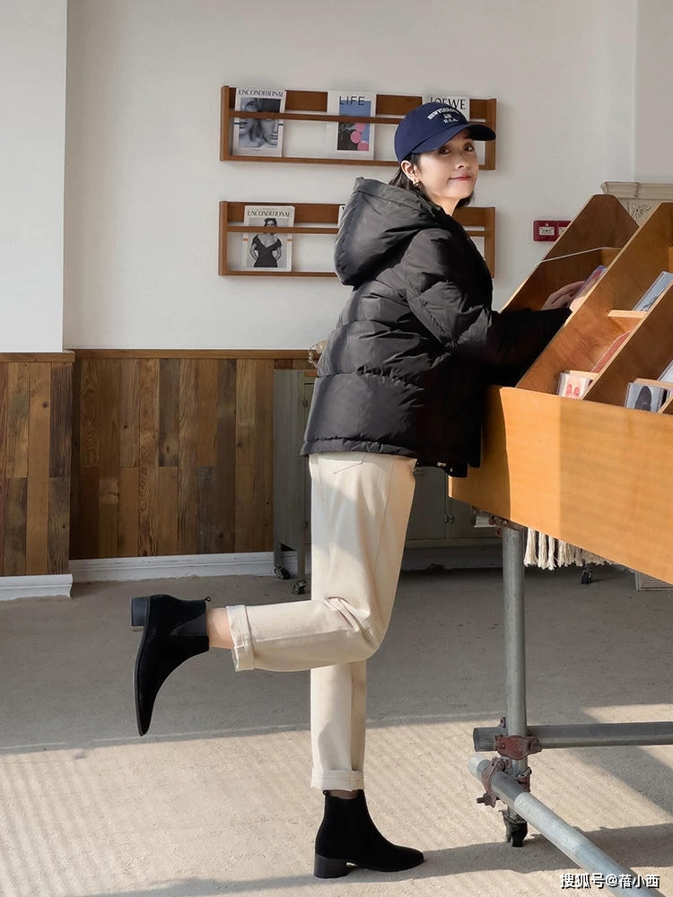 颜色 冬季穿啥保暖又时髦？王牌单品“羽绒服”，搭裤子、半身裙真洋气