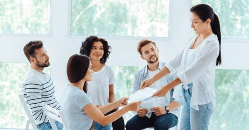 异性之间会不会发生关系 第一次见面时 就已经注定 对方