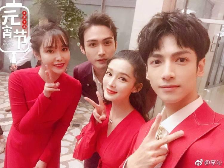 一身 元宵晚会女星齐斗艳，秦岚娜扎风情各异，李沁显老，唐嫣回眸惊艳