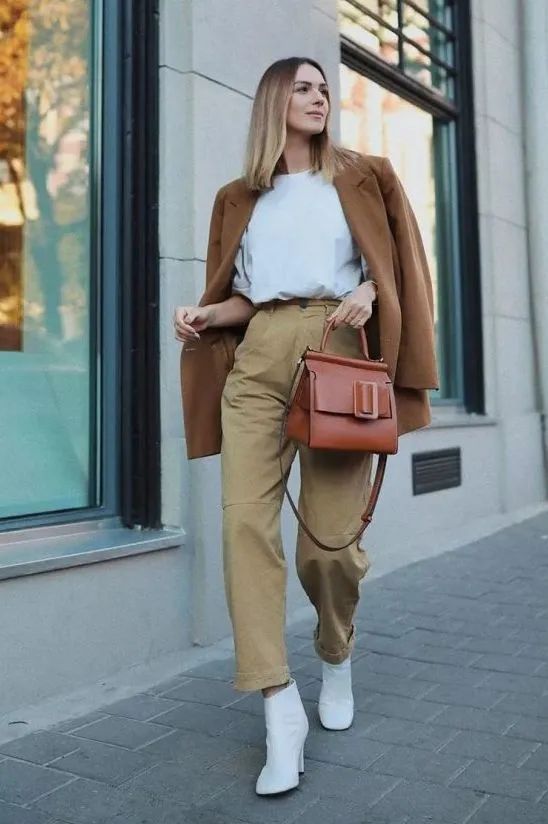 灯芯绒 别再穿高跟鞋了，奶奶裤+短靴才是今年秋冬最流行！