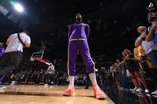 伤情|NBA-官宣！湖人更新伤情报告，4人缺席1人成疑，老詹伤势不乐观