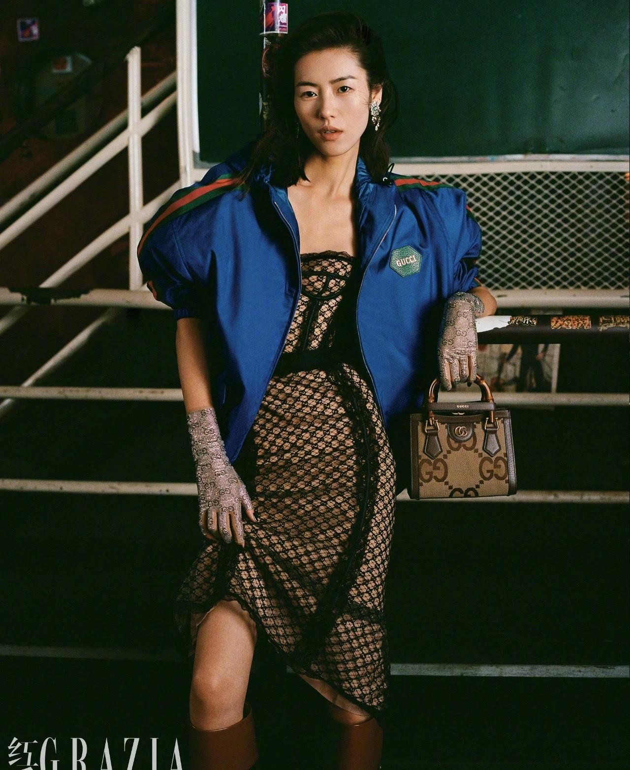 杨幂 杨幂、倪妮、郑秀文、刘雯同穿一款吊带蕾丝裙上杂志，杨幂竟输了