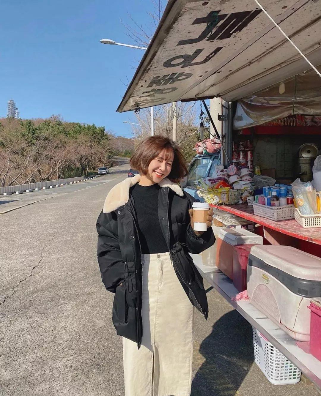 姐妹 今冬流行“靴子+阔腿裤,卫衣+羽绒服”,这么穿活该你美!