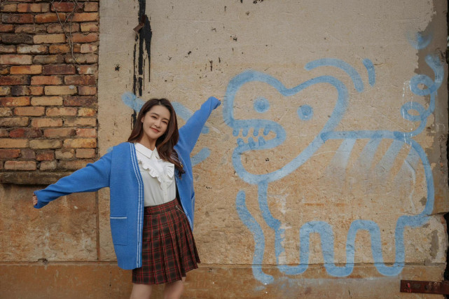 地下 江苏五龙——恬静淡雅说的就是李沁给人的感觉吧！