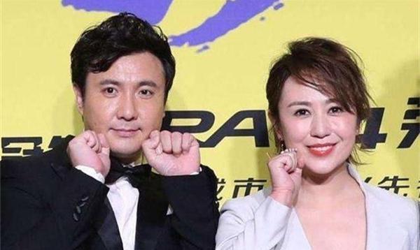 亮点|“开心麻花”团综来了！沈腾马丽罕见同框，杨超越手机壳成亮点