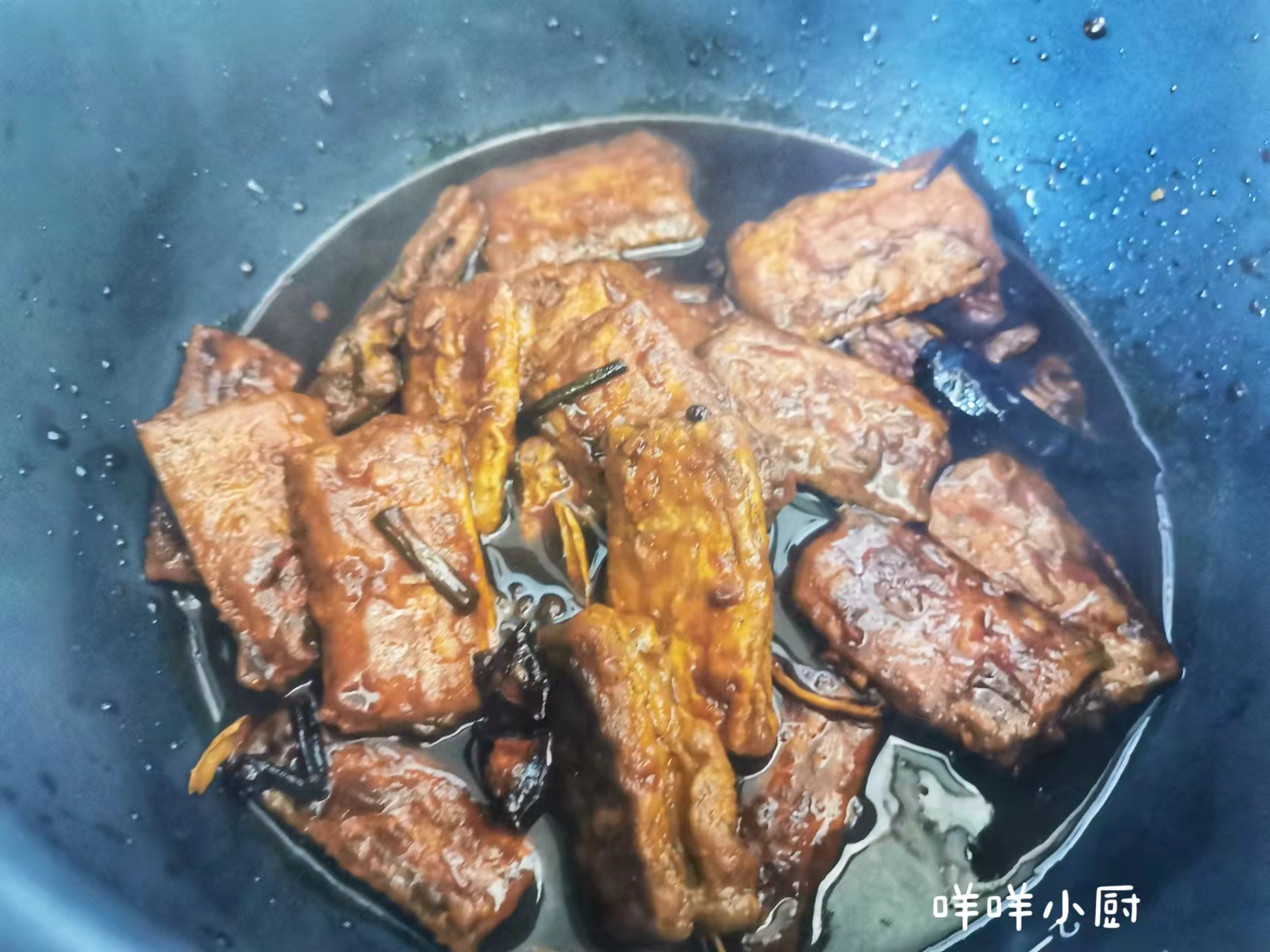 做法|带鱼这样做可以媲美鱼罐头，鱼骨酥烂好吃，家里有电饭煲的都能做