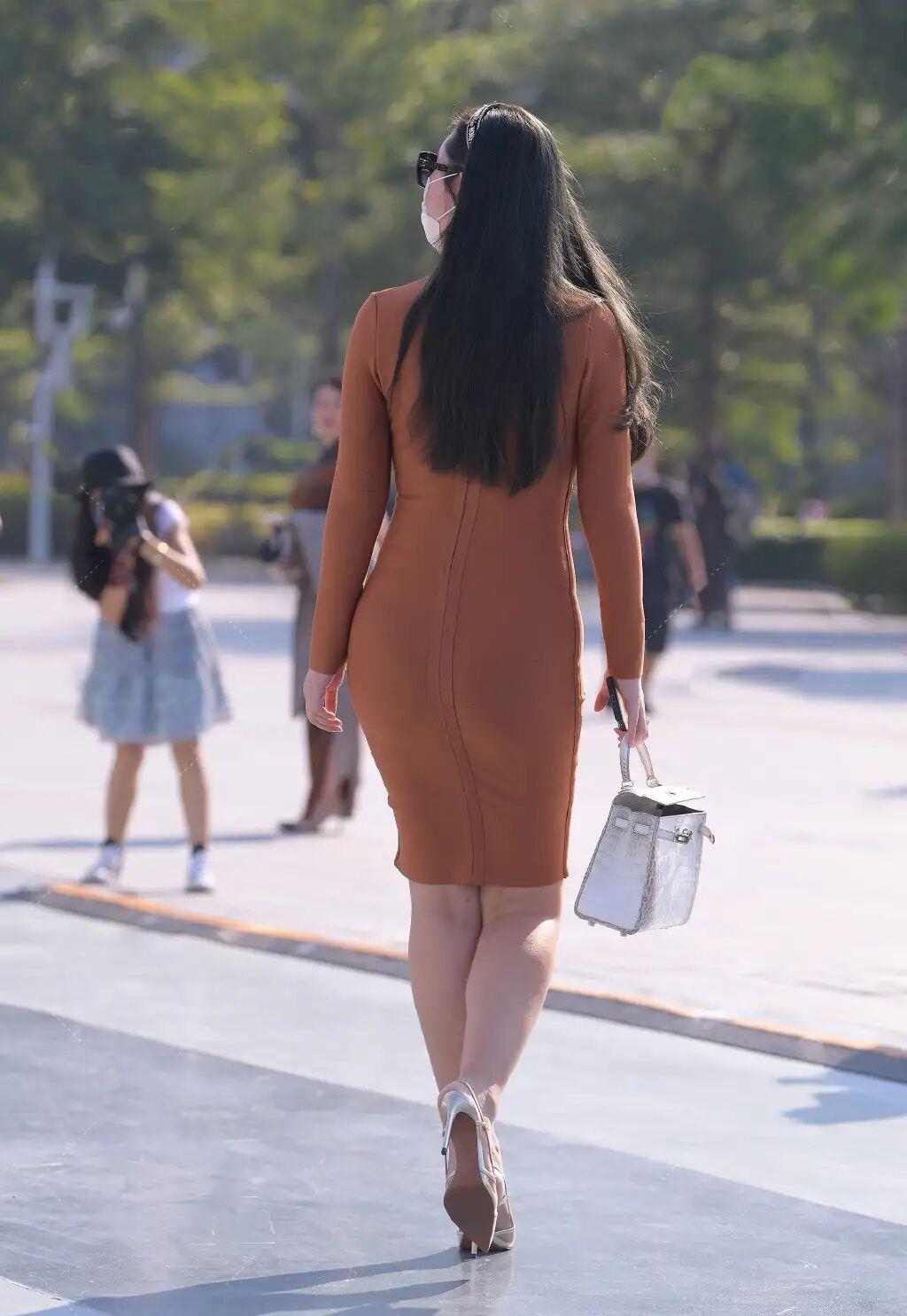 女士 “膀大胯宽”如何穿衣？掌握“2要2不要”的搭法，遇见更美的自己