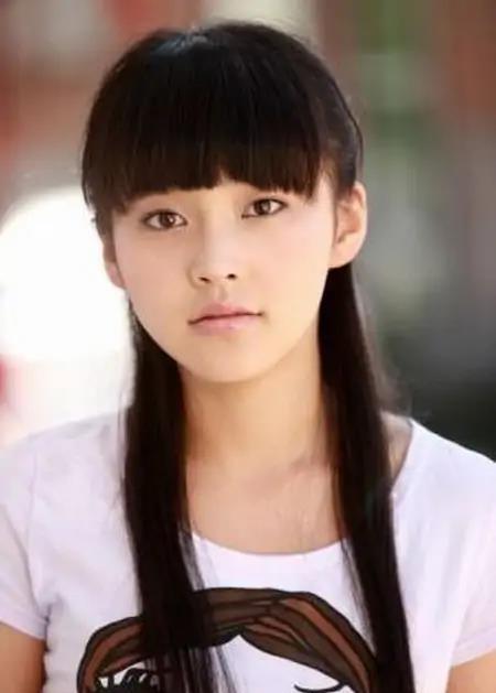 舅舅|明明可以拼舅舅，却坚持靠自己的努力，现在已经成为当红小花