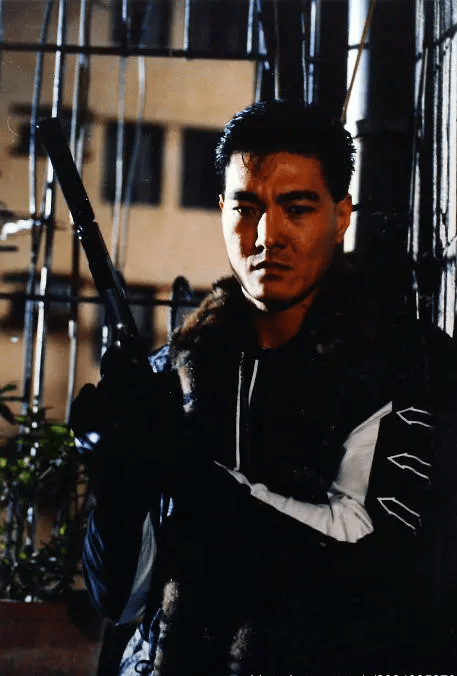 冠王|他，泰拳七冠王，暴打成龙，脚踹李连杰