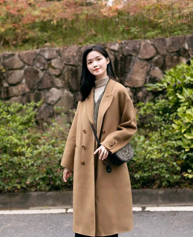 服装 不想成为别人眼中的“大妈”，穿对了很关键，可以试试裙装穿搭